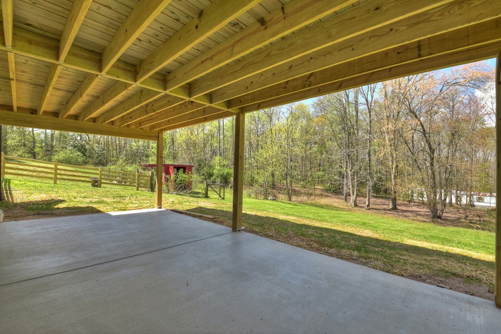 975 Goss Road Property Photo 26