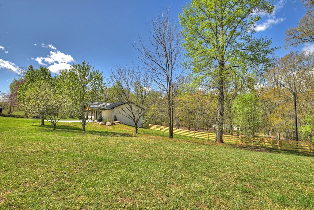 975 Goss Road Property Photo 28