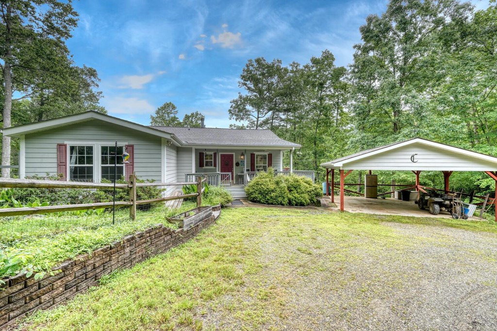 311 Lonesome Pine Trail Property Photo 4