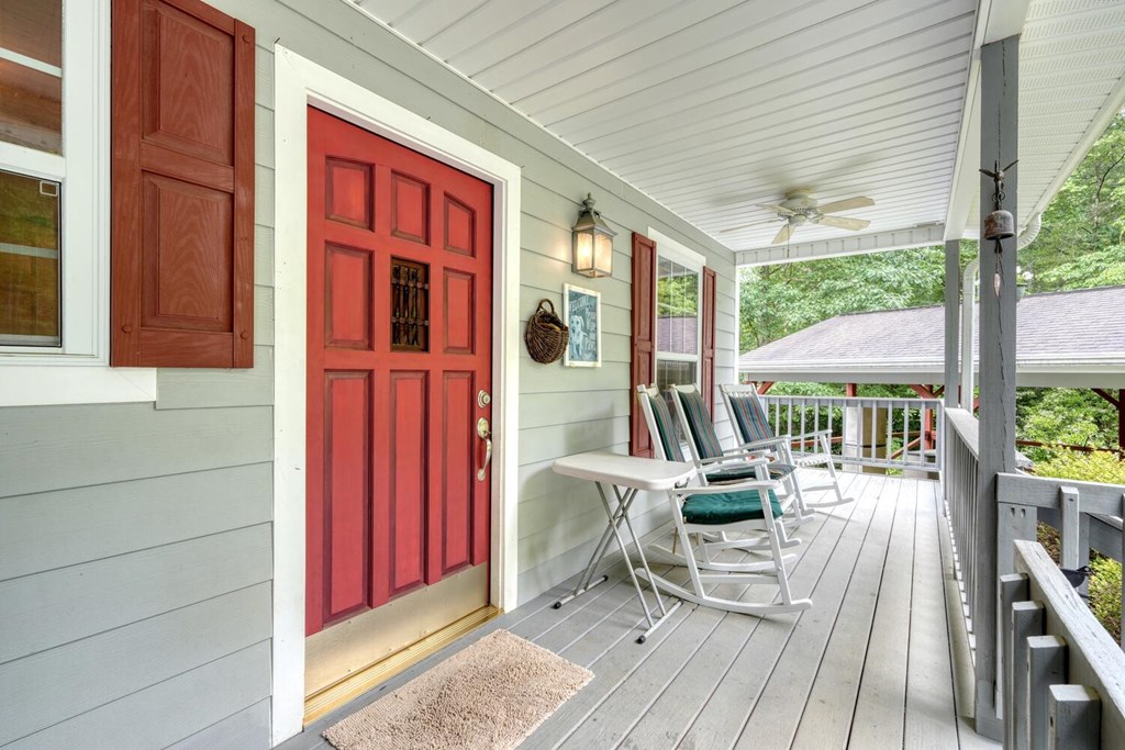 311 Lonesome Pine Trail Property Photo 8