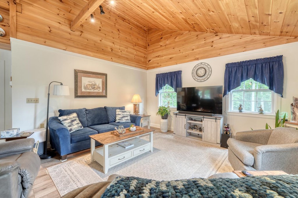 311 Lonesome Pine Trail Property Photo 15