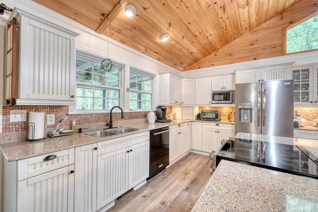 311 Lonesome Pine Trail Property Photo 24