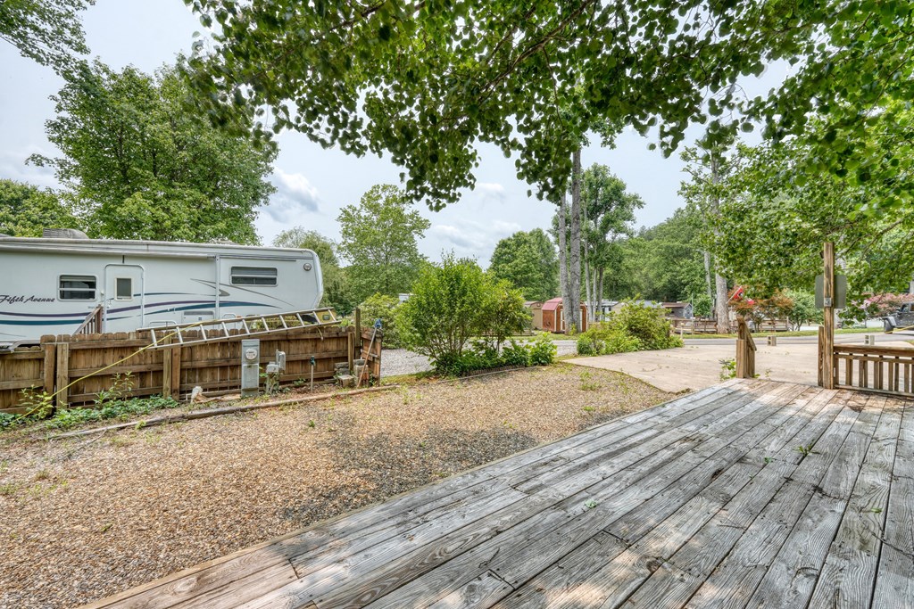 114 Bear Bend Property Photo 9
