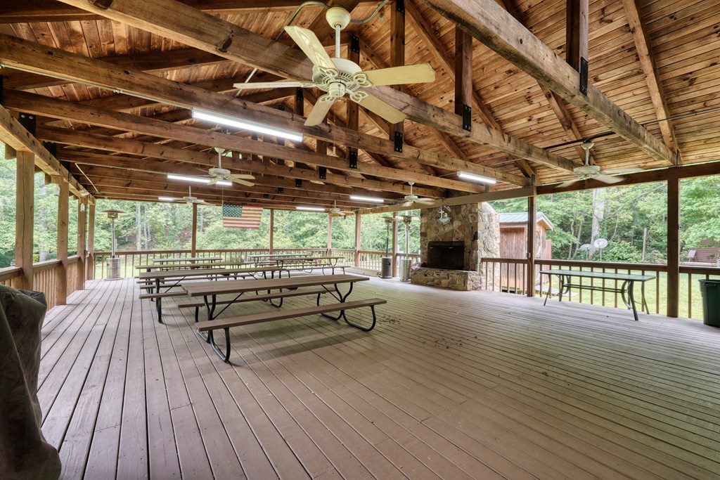 114 Bear Bend Property Photo 18