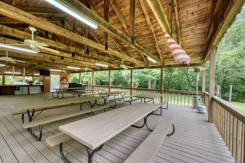 114 Bear Bend Property Photo 20