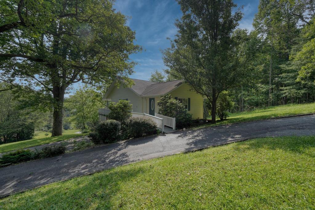43 Diane Street Property Photo 1