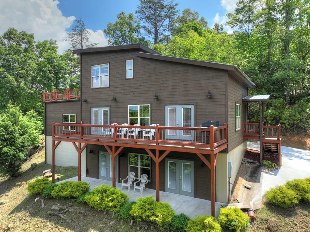 180 River Drive Property Photo 1