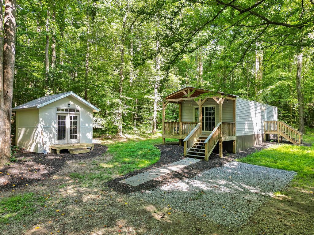 414 Twin Mountain Lake Circle Property Photo 1