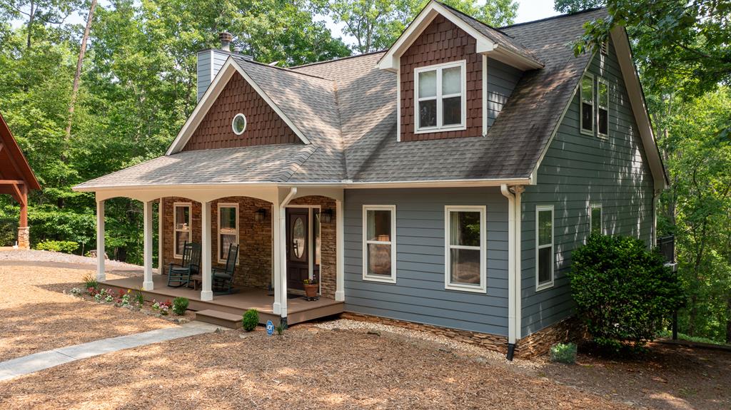386 Old River Road