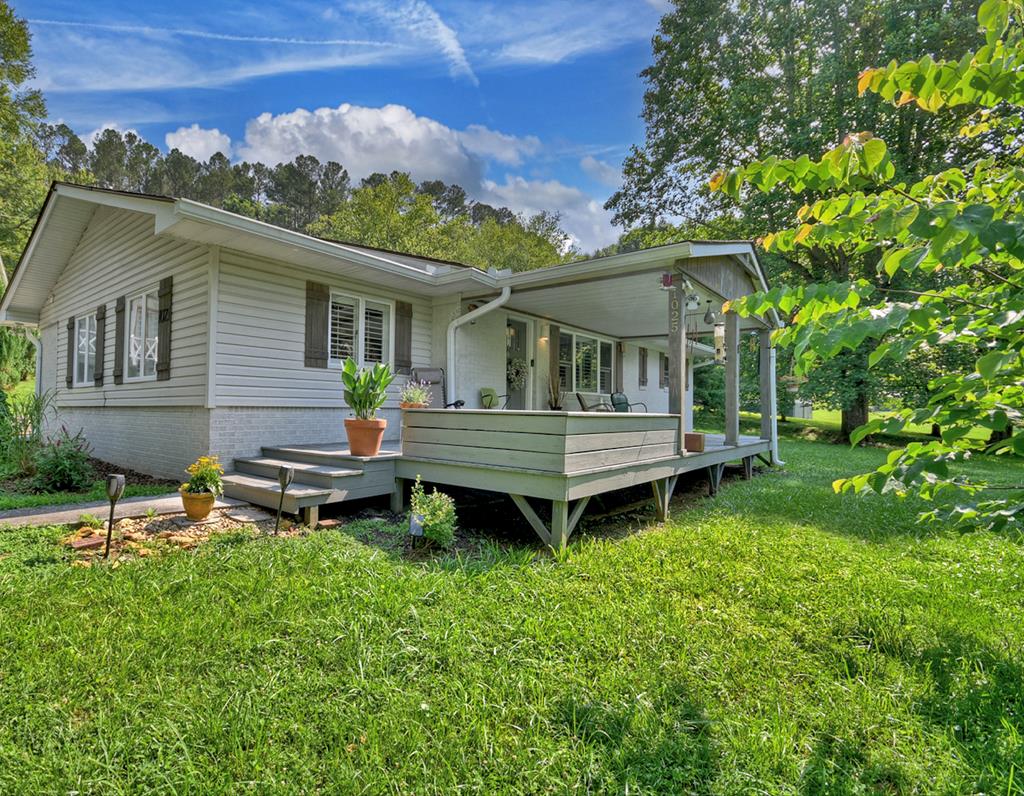 1025 Mineral Bluff Highway Property Photo 1