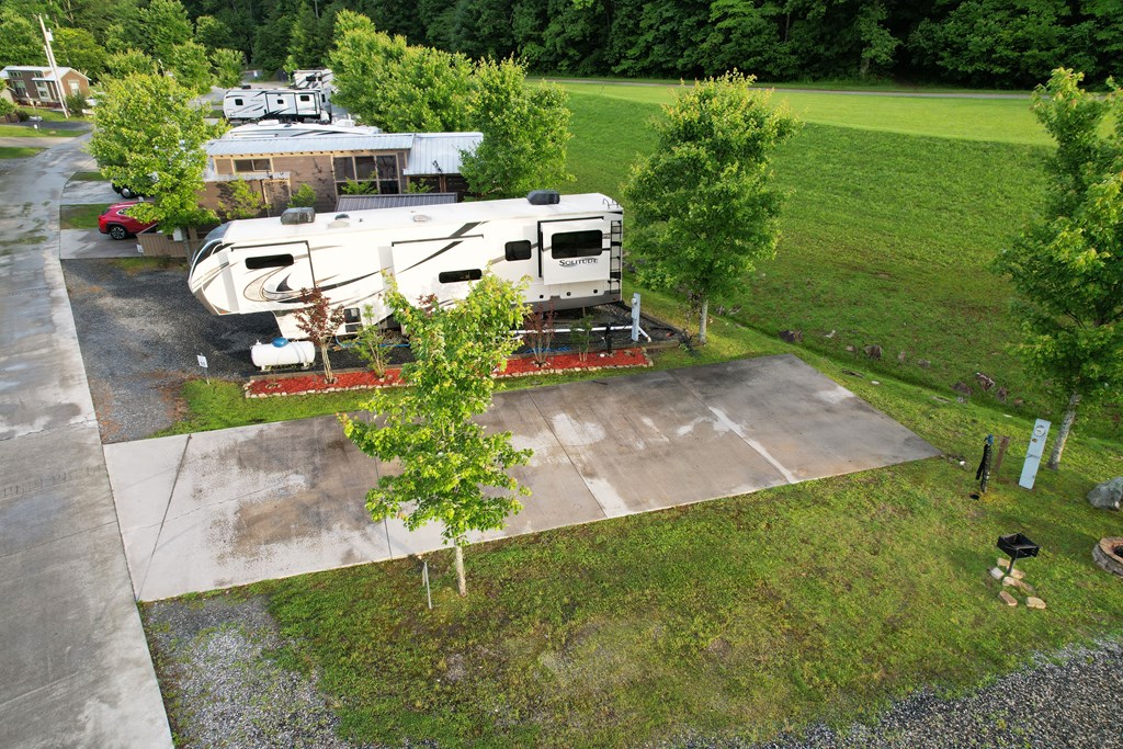 54 Mountain Meadows Trail Property Photo 3