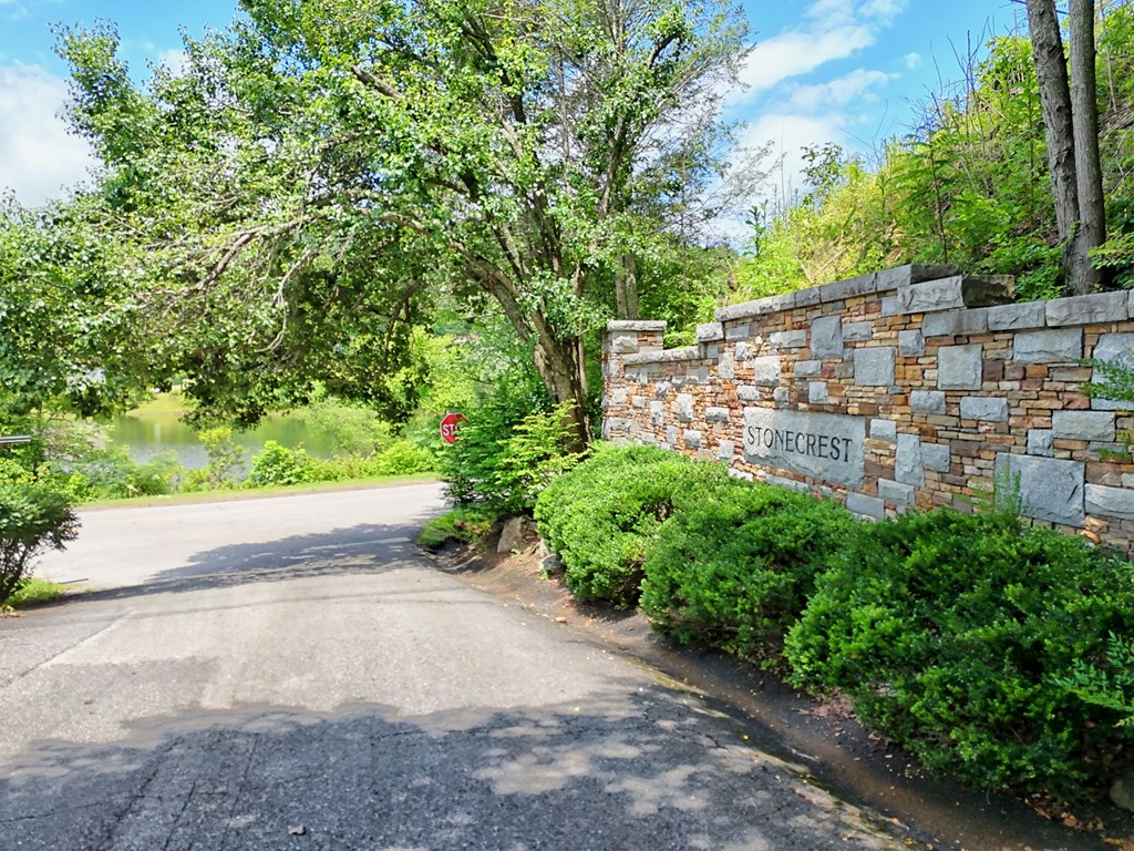#4 Stonecrest Circle Property Photo 9