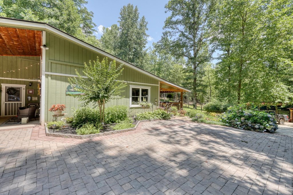 243 Chattahoochee Acres Property Photo 8