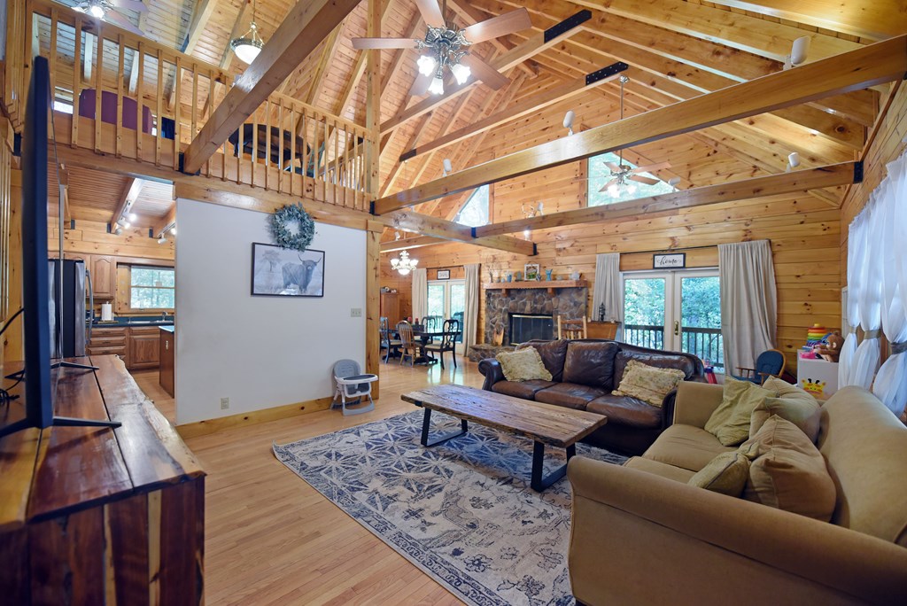 84 Saddle Ridge Court Property Photo 4