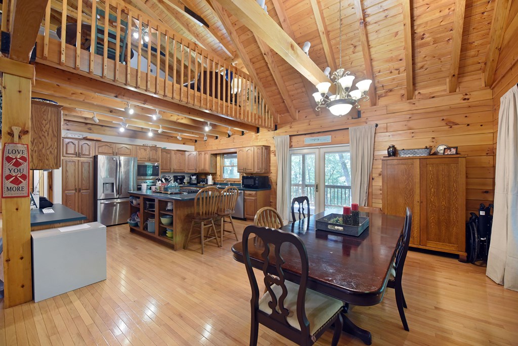 84 Saddle Ridge Court Property Photo 5