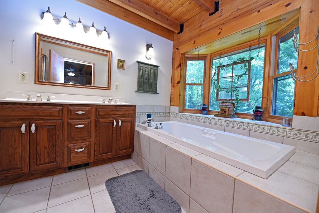 84 Saddle Ridge Court Property Photo 40