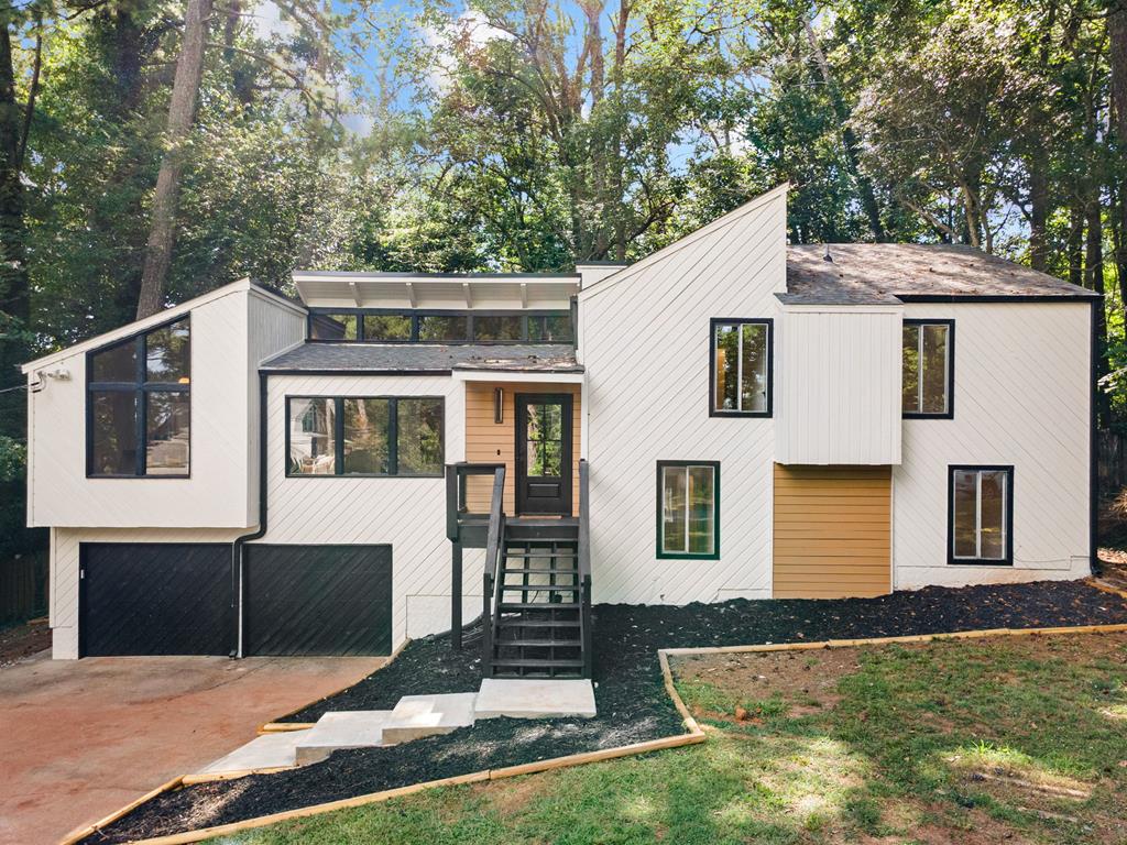 3923 Lookout Point Drive