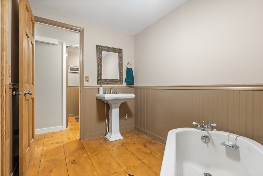 136 Honeysuckle Way Property Photo 28