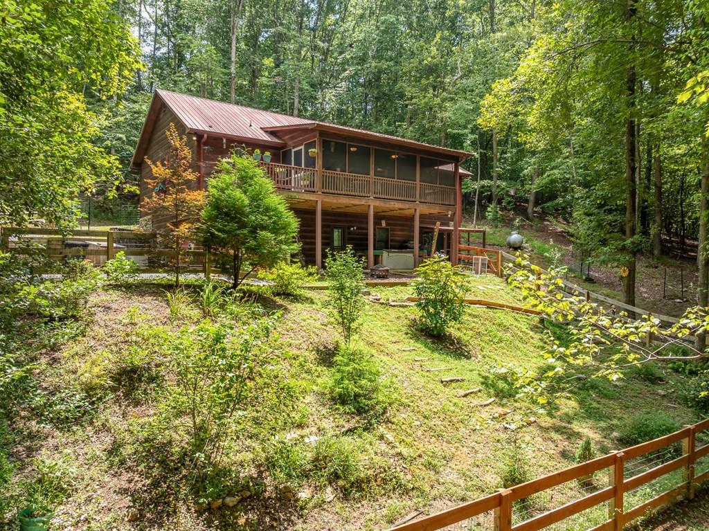 196 Glen Hollow Court Property Photo 1