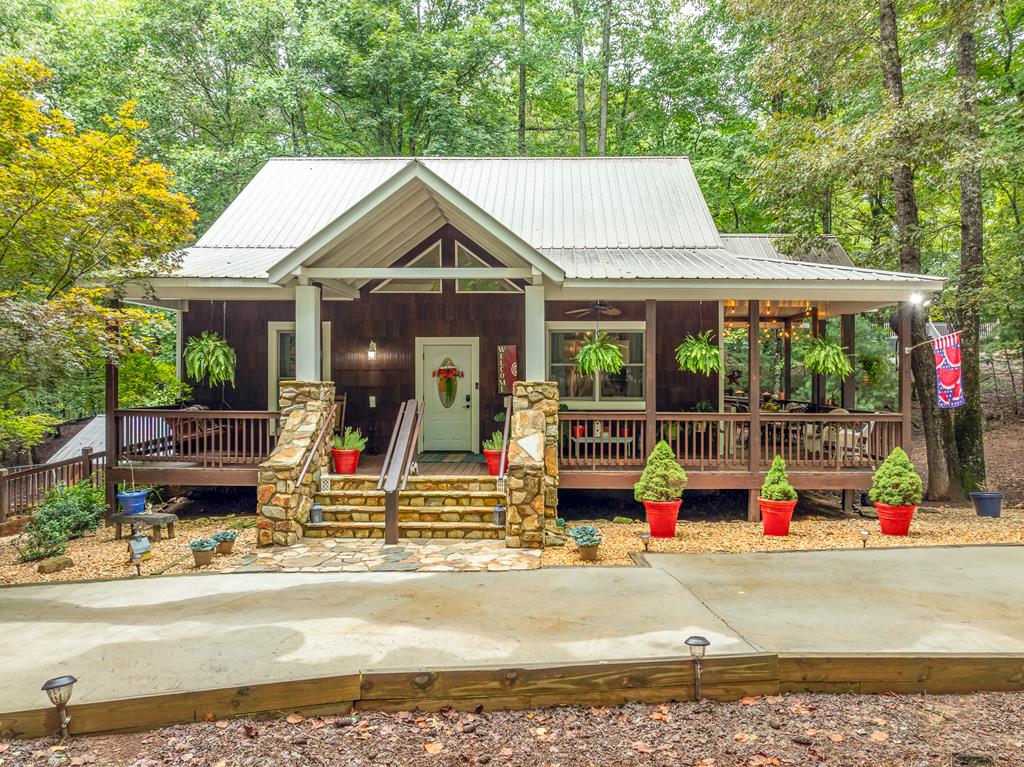 2084 Newport Drive Property Photo 1
