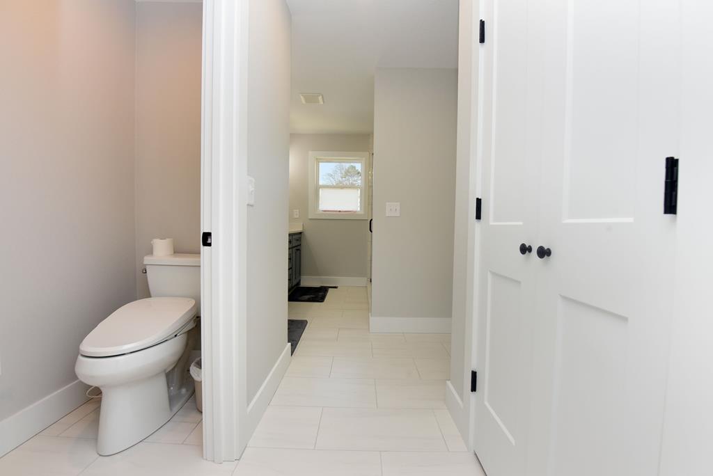 397 Everetts View Property Photo 16