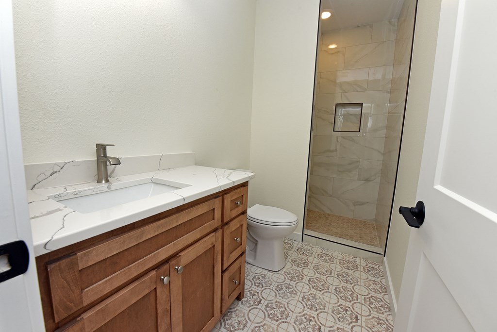 397 Everetts View Property Photo 35