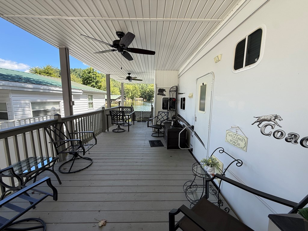 4225 River Bank Run Property Photo 4