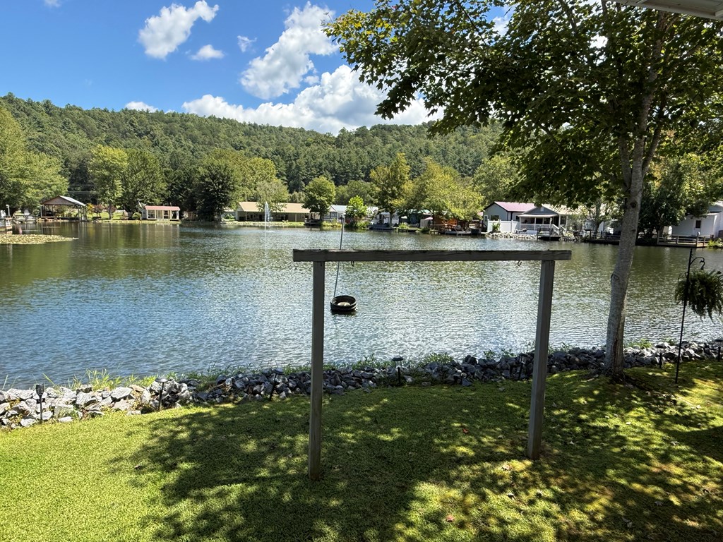 4225 River Bank Run Property Photo 6