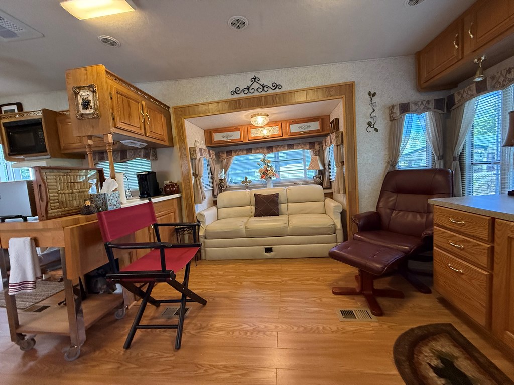 4225 River Bank Run Property Photo 17