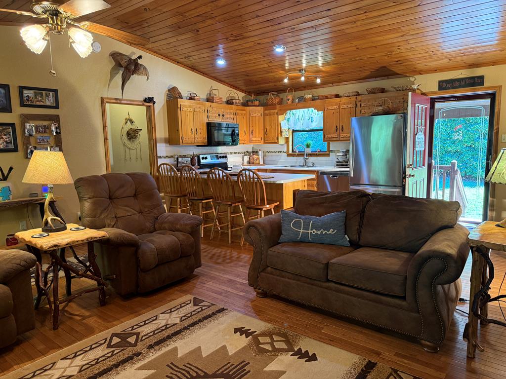 223 Mountain Breezes Drive Property Photo 15
