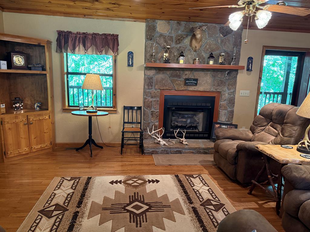 223 Mountain Breezes Drive Property Photo 16