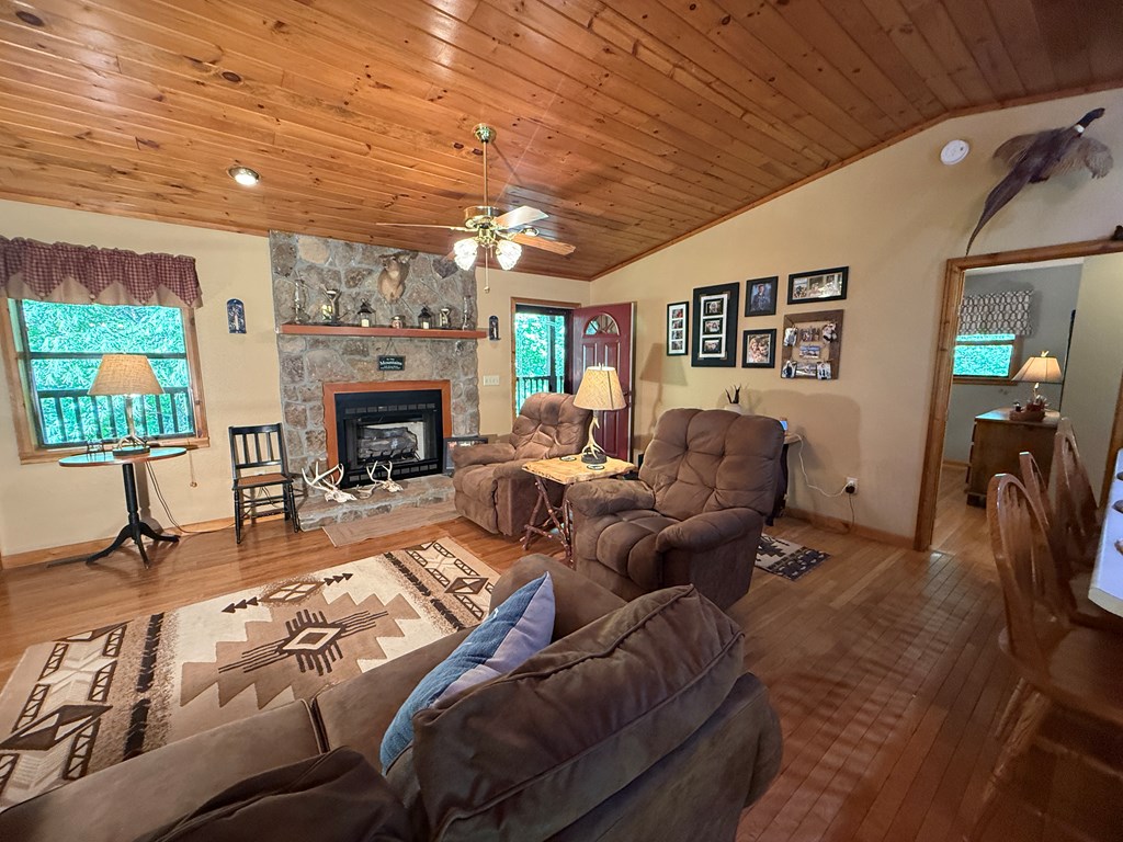 223 Mountain Breezes Drive Property Photo 17