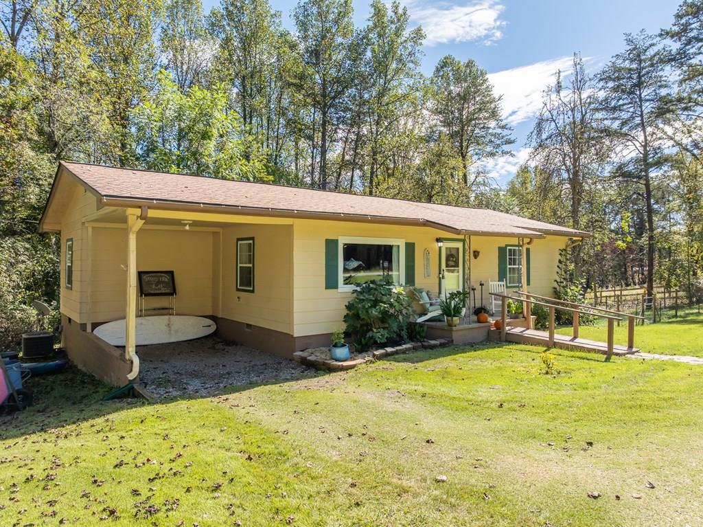 1813 John Smith Road E Property Photo 1