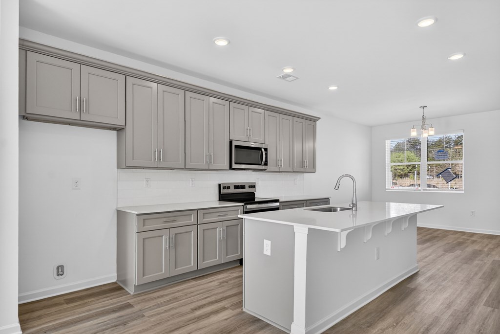 Unit 7 Grove Loop Property Photo 17