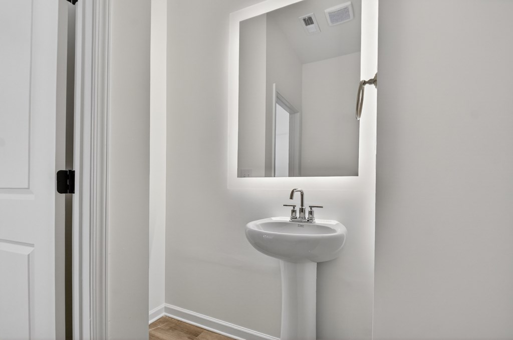 Unit 7 Grove Loop Property Photo 21