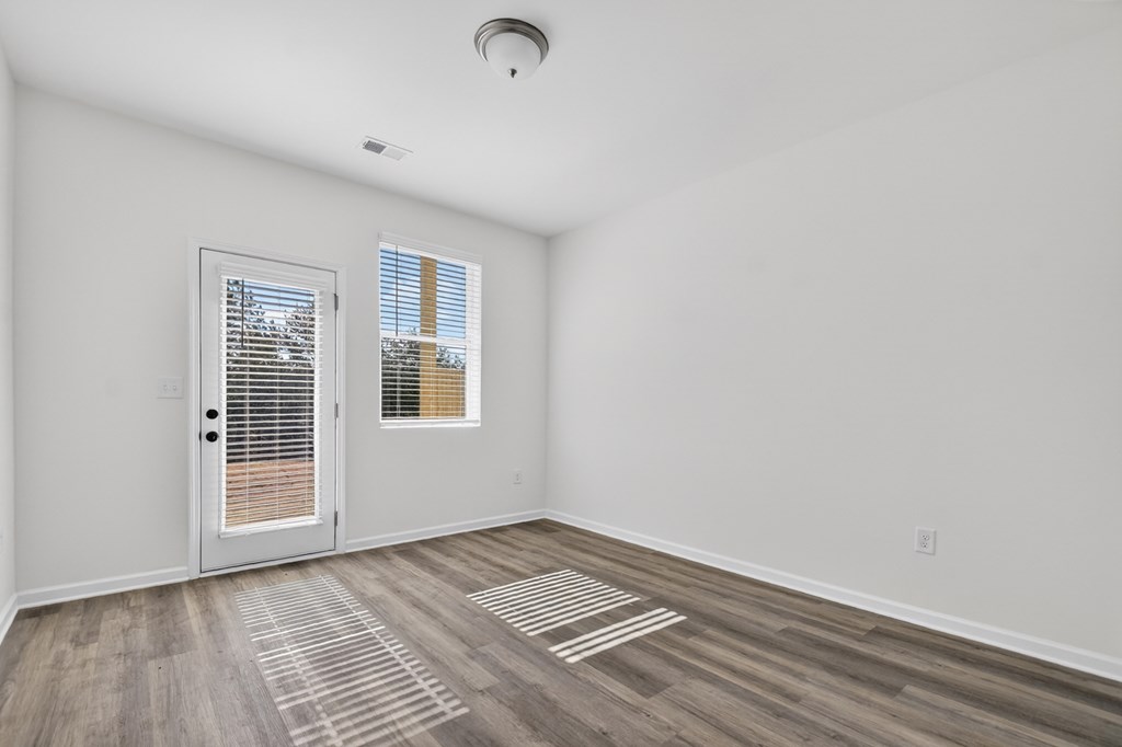 Unit 7 Grove Loop Property Photo 29