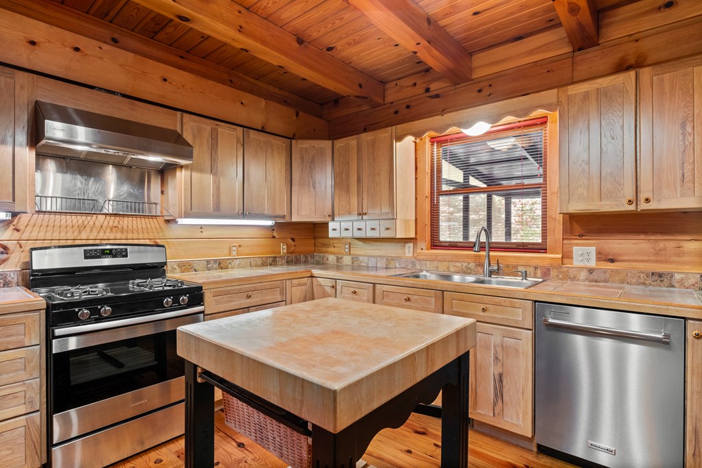 891 Deerfield Property Photo 12