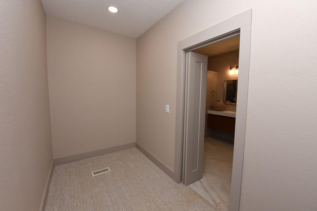 2408 Standing Meadows Drive Property Photo 21