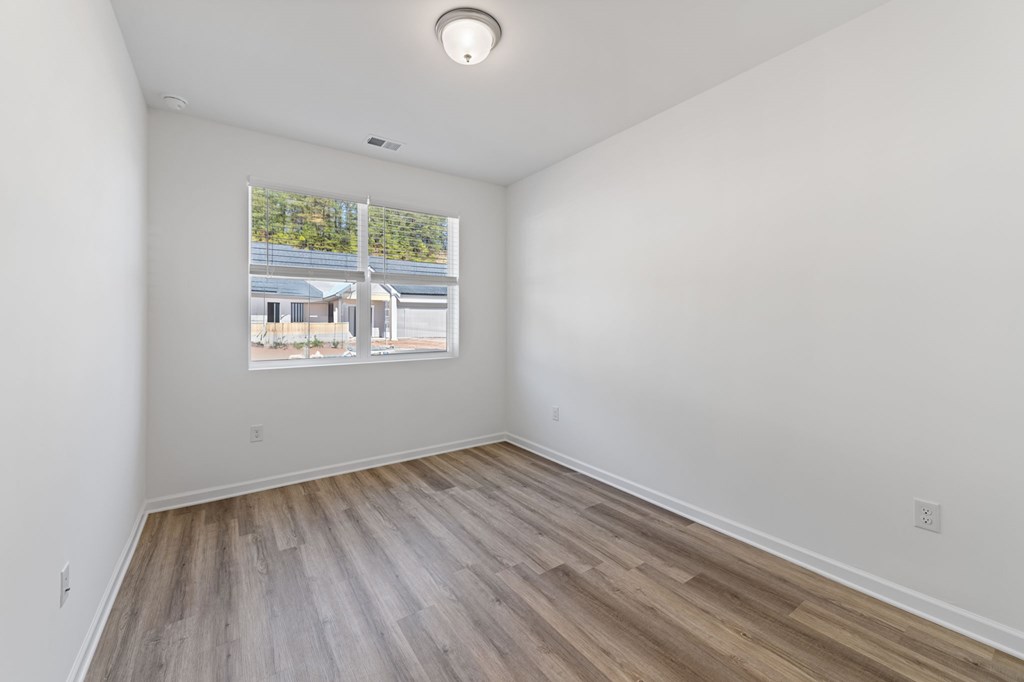 Unit 32 Grove Loop Property Photo 20