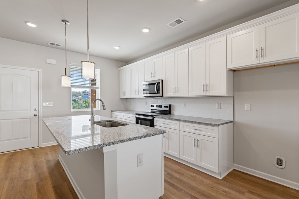 Unit 32 Grove Loop Property Photo 23