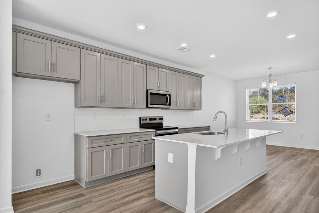 Unit 17 Grove Loop Property Photo 9