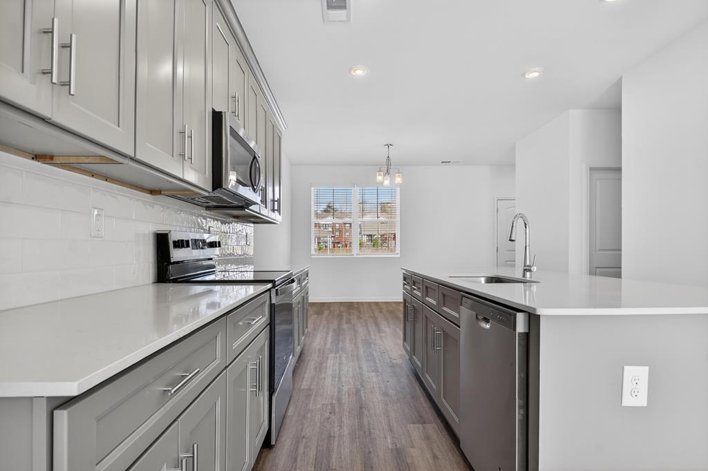 Unit 17 Grove Loop Property Photo 12