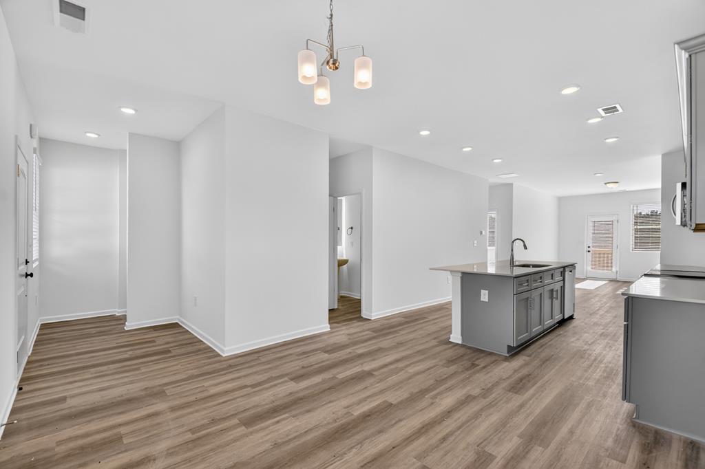 Unit 17 Grove Loop Property Photo 17
