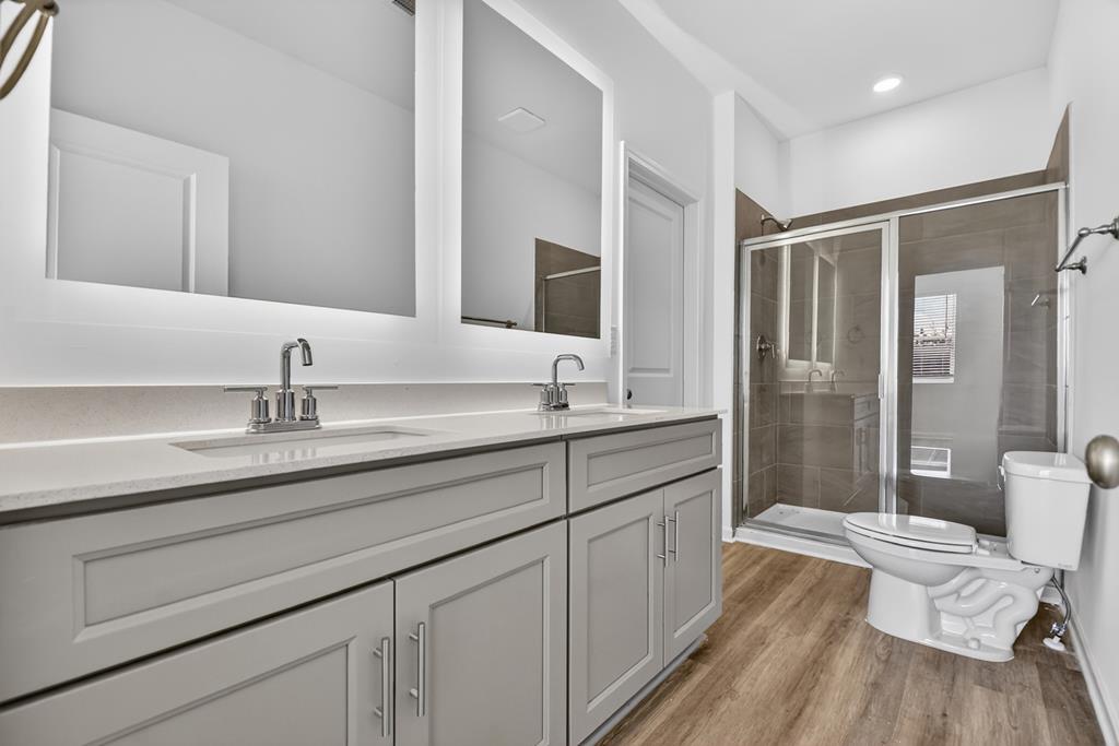 Unit 17 Grove Loop Property Photo 22