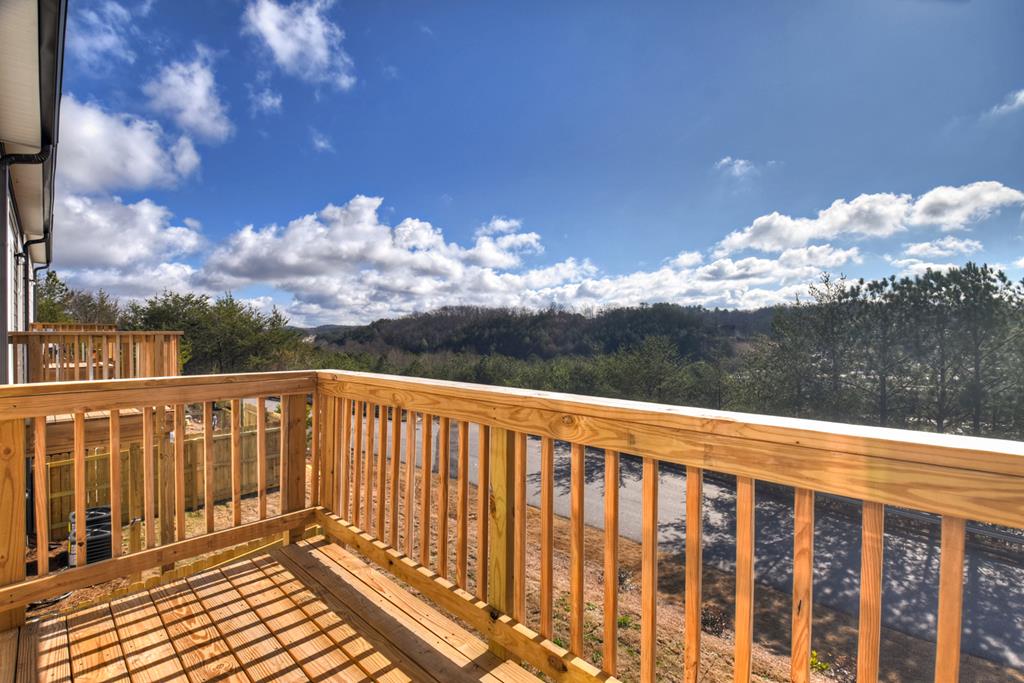 Unit 17 Grove Loop Property Photo 25