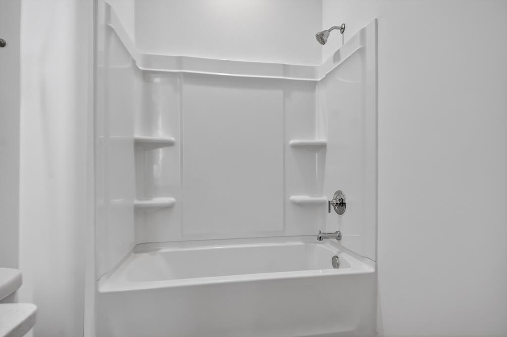 Unit 17 Grove Loop Property Photo 31