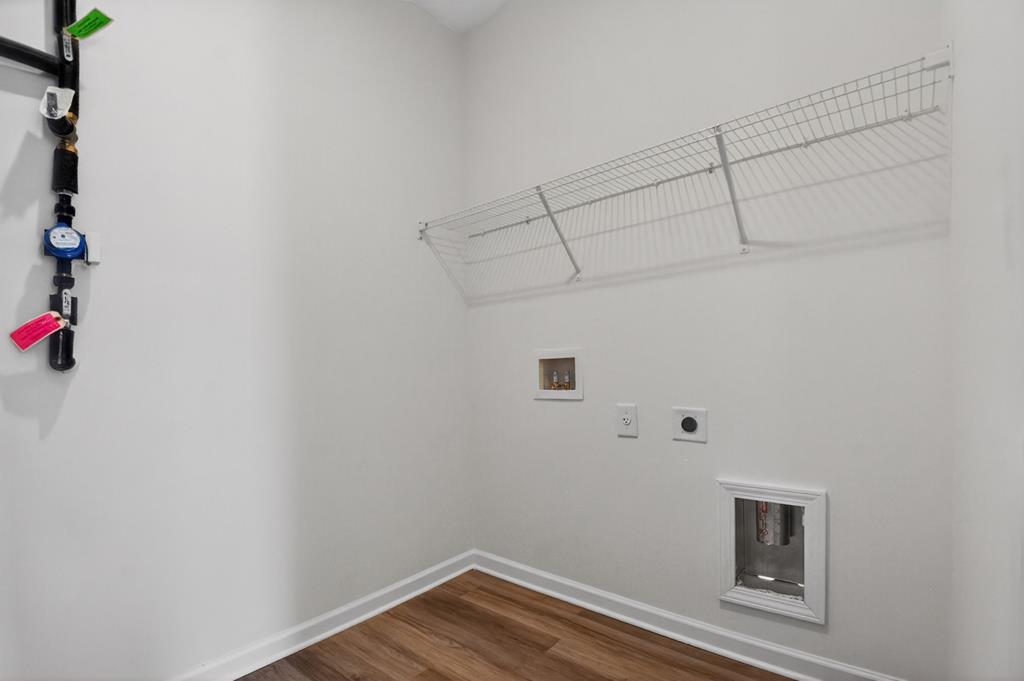 Unit 17 Grove Loop Property Photo 32