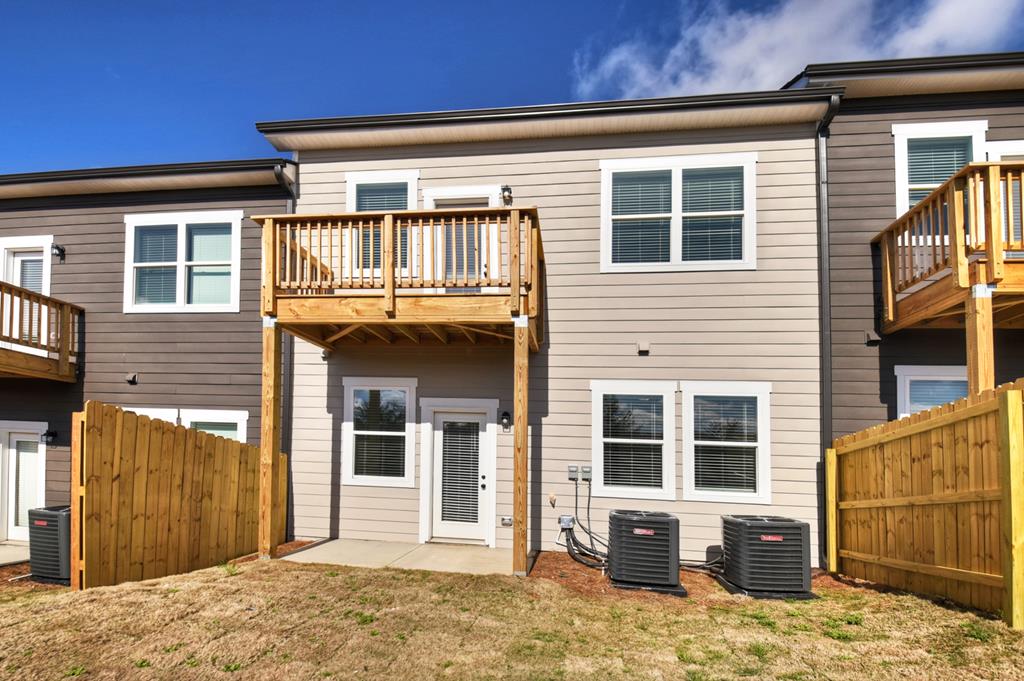 Unit 17 Grove Loop Property Photo 35