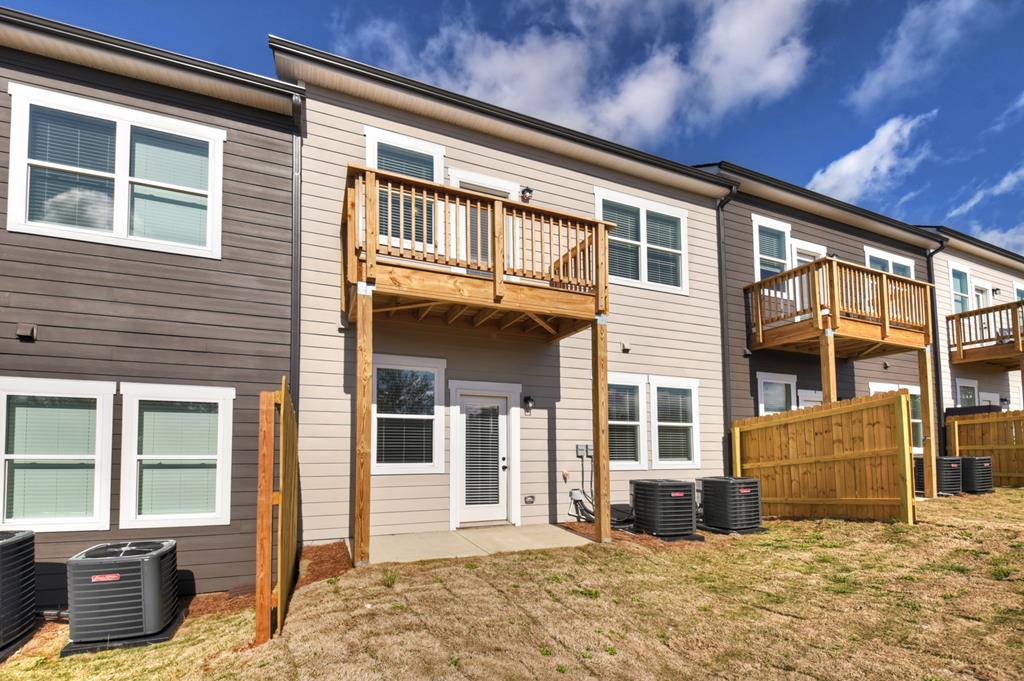 Unit 17 Grove Loop Property Photo 36