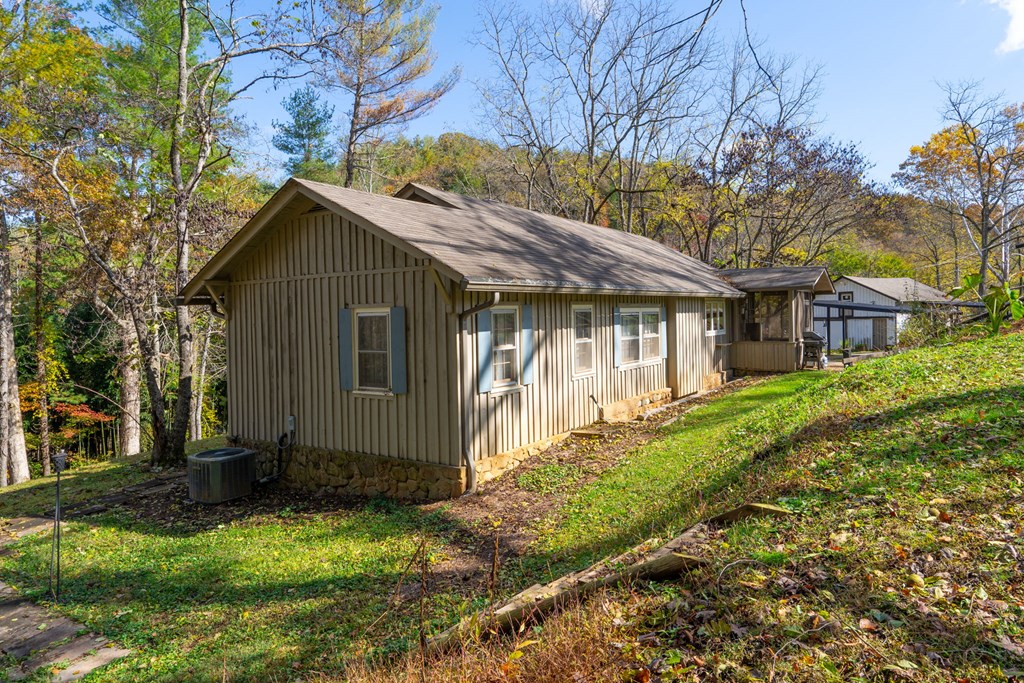 106 Settawig Road Property Photo 38
